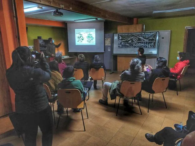 Charla celebrada hace unos días por la Sociedad de Zoología. / HOY