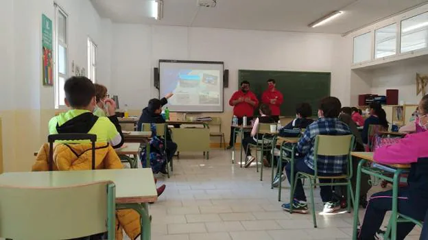La actividad ha comenzado en el colegio Donoso Cortés. / A. M.