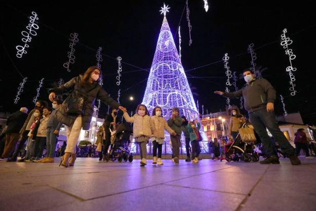 Estreno de la iluminación navideña en Mérida el pasado viernes. / BRÍGIDO