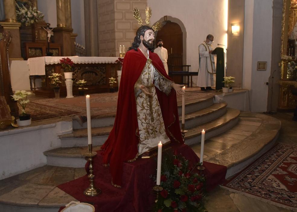 Jesús de la Humildad volvió ayer a su templo tras su restauración. / CASIMIRO MORENO
