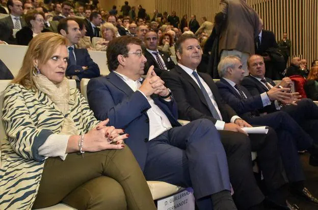 García-Seco, Vara, Alejandro Ayala, Fragoso y Monago en la presentacion de Civitas Pacensis en 2019. / HOY