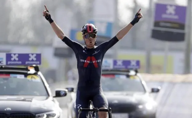 Dylan van Baarle festeja su victoria. /Stephanie Lecocq (Efe)