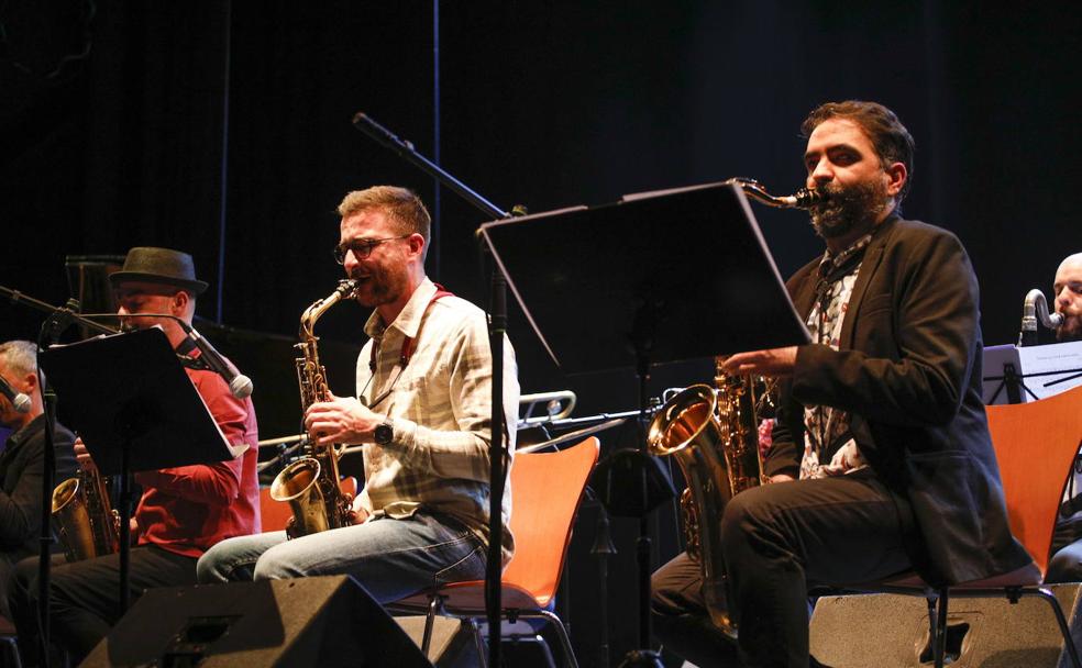 La Resistencia Jazz Esemble actuó el jueves en el Gran Teatro dentro del programa 'Cáceres Cultura'. /ARMANDO MÉNDEZ