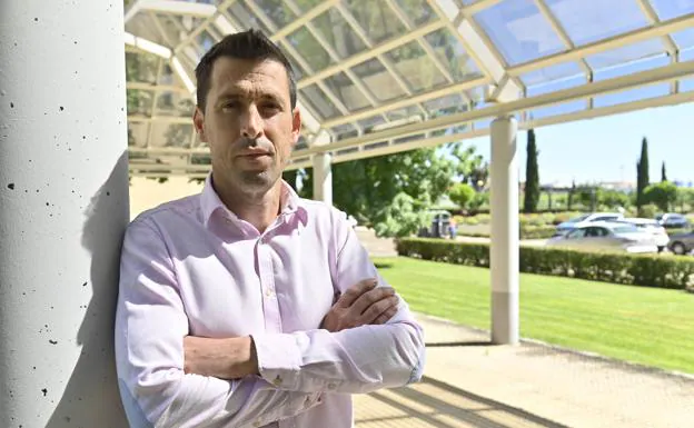 Alejandro Rueda, auxiliar administrativo de la UEx./HOY