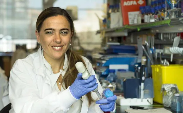 La investigadora extremeña Guadalupe Sabio recibe el premio de la Fundación Banco Sabadell