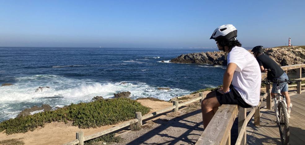Los Hamptons de Portugal. O del esplendor en la arena y el realismo sucio - Vimarsana News