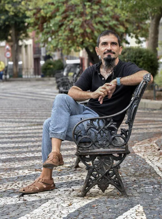 El profesor ayudante de la Universidad de Extremadura Alfonso Vázquez. / CASIMIRO MORENO
