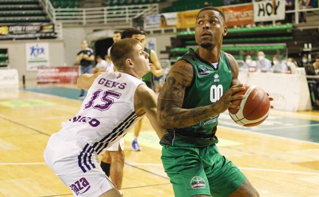 Mbala firmó 8 puntos en 13 minutos. // A. MÉNDEZ