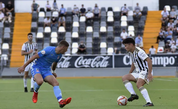 Aitor Pascual regresa a Ferrol, club en el que se formó y debutó con 19 años. /CASIMIRO MORENO