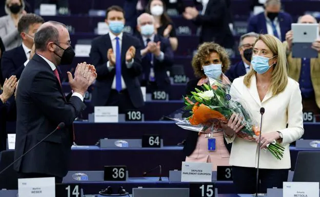 La nueva presidenta del Parlamento Europeo, Roberta Metsola. /reuters