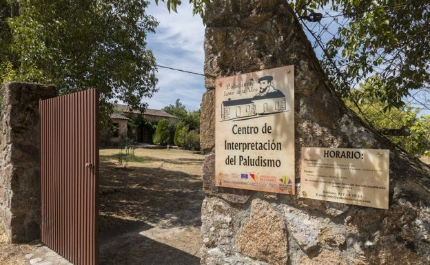 Il centro di interpretazione o</p><p>ocupa el edificio que durante décadas albergó la clínica de malaria, a ocho kilómetros de Losar de La Vera.”/></p></div>
</picture><p class=