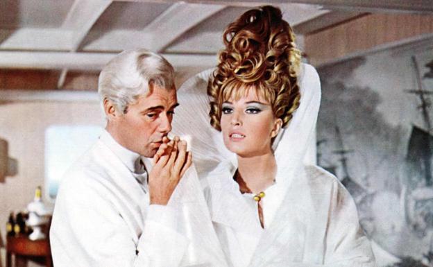 Monica Vitti y Dirk Bogarde en 'Modesty Blaise'.