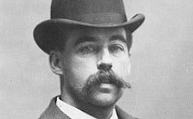 H. H. Holmes, a quien se le achacaron casi trescientos asesinatos, de los que admitió apenas una veintena. /r. c.