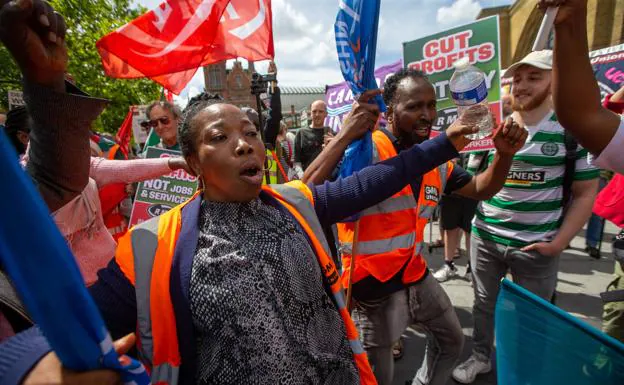 British railway workers during a protest this Saturday.
