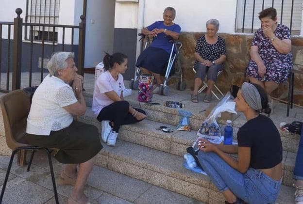 Actividades de calle con personas mayores. 