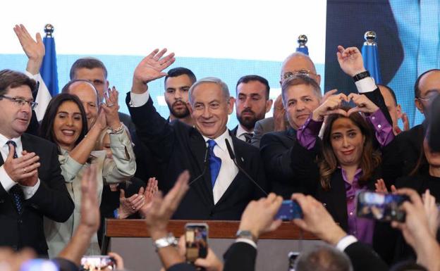 El ex primer ministro y líder del Likud, Benjamín Netanyahu, este martes en Jerusalén tras ganar las elecciones./ABIR SULTAN / EFE