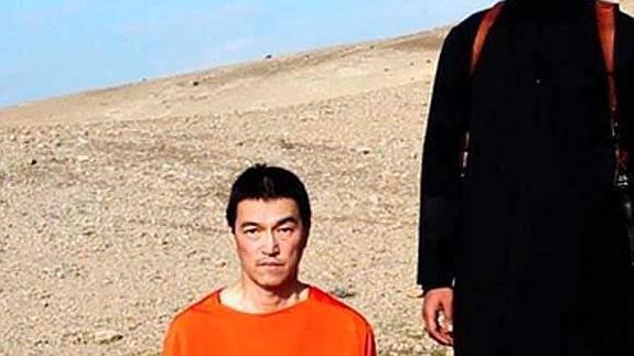 el estado islámico publica el vídeo de la decapitación de un rehén