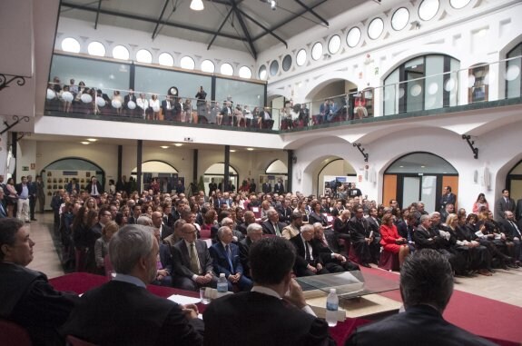 Medalla De Oro Para El Colegio De Abogados Hoy