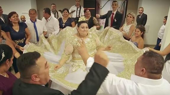 la boda gitana bañada en oro que arrasa en la red | hoy