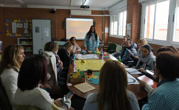 El claustro recibiendo una formación presencial sobre fabricación difital /Cedida