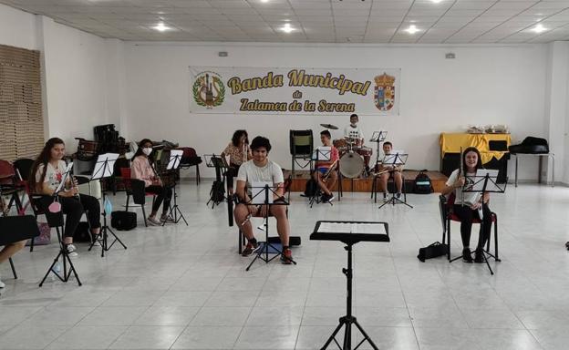 La Banda Municipal durante sus ensayos /cedida