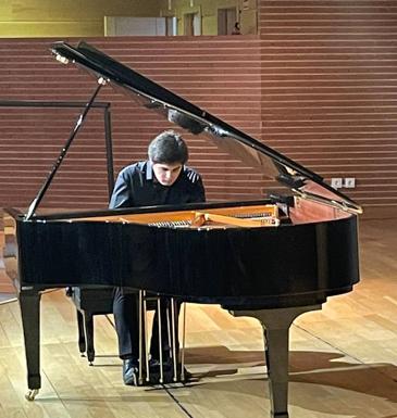 El ilipense Juan Pedro Galán deleita al público con su recital de piano